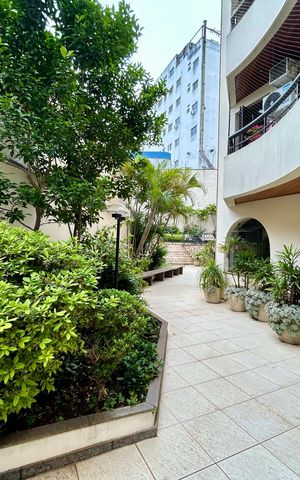 Apartamento à venda com 156m², 3 quartos e 3 vagas Apartamento à venda com 156m², 3 quartos e 3 vagasÁrea comum