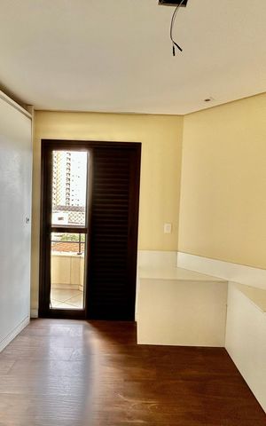 Apartamento à venda com 156m², 3 quartos e 3 vagas Apartamento à venda com 156m², 3 quartos e 3 vagasQuarto 2
