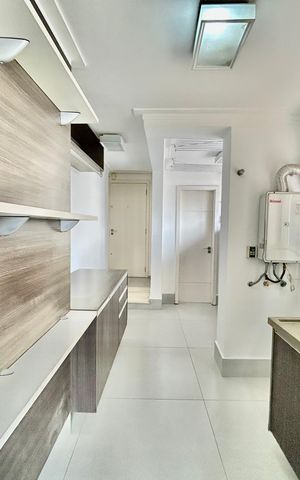 Apartamento à venda com 156m², 3 quartos e 3 vagas Apartamento à venda com 156m², 3 quartos e 3 vagasLavanderia