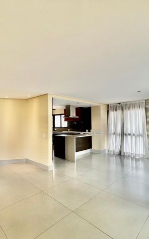 Apartamento à venda com 156m², 3 quartos e 3 vagas Apartamento à venda com 156m², 3 quartos e 3 vagasSala 1