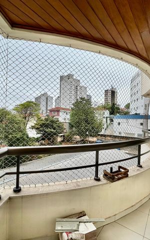 Apartamento à venda com 156m², 3 quartos e 3 vagas Apartamento à venda com 156m², 3 quartos e 3 vagasSacada da sala