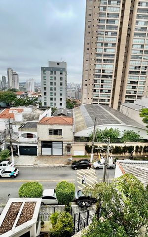 Apartamento à venda com 156m², 3 quartos e 3 vagas Apartamento à venda com 156m², 3 quartos e 3 vagasVista da Sacada