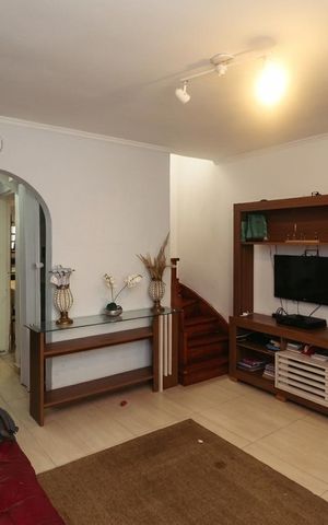 Casa à venda com 105m², 2 quartos e sem vaga Casa à venda com 105m², 2 quartos e sem vagaSala