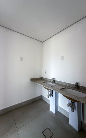 Apartamento à venda com 155m², 3 quartos e 3 vagas Apartamento à venda com 155m², 3 quartos e 3 vagasBanheiro da Suíte 1