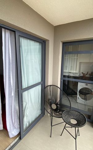 Apartamento para alugar com 76m², 3 quartos e 1 vaga Apartamento para alugar com 76m², 3 quartos e 1 vagaVaranda