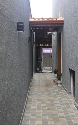 Casa para alugar com 250m², 3 quartos e 2 vagasCorredor/Quintal 