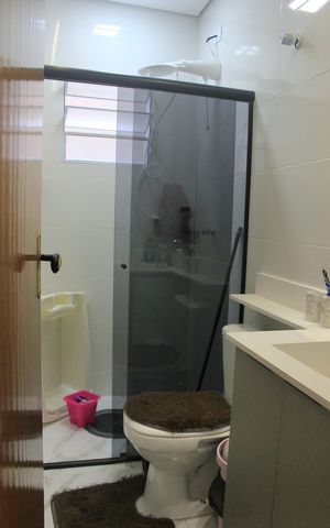 Casa para alugar com 250m², 3 quartos e 2 vagasBanheiro social 