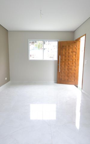 Casa à venda com 127m², 3 quartos e 2 vagasSala