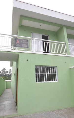 Casa à venda com 127m², 3 quartos e 2 vagasFachada