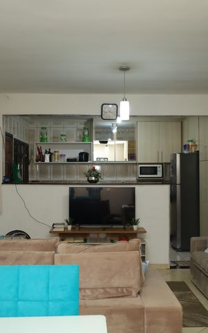 Casa à venda com 120m², 3 quartos e 2 vagasSala