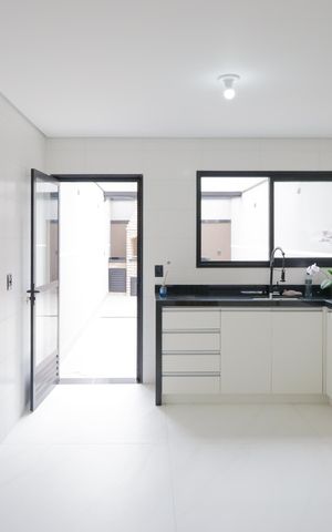 Casa à venda com 145m², 3 quartos e 2 vagas Casa à venda com 145m², 3 quartos e 2 vagasCozinha