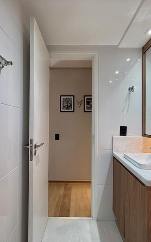 Apartamento à venda com 85m², 2 quartos e 2 vagas Apartamento à venda com 85m², 2 quartos e 2 vagasBanheiro Social