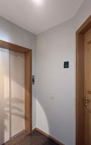 Apartamento à venda com 85m², 2 quartos e 2 vagas Apartamento à venda com 85m², 2 quartos e 2 vagasHall Social Apartamento