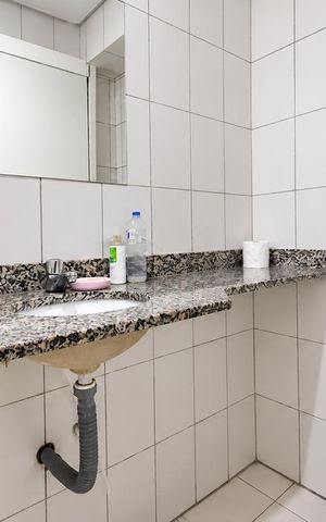 Studio para alugar com 27m², 1 quarto e sem vaga Studio para alugar com 27m², 1 quarto e sem vagaBanheiro social