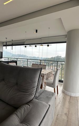 Apartamento à venda com 120m², 3 quartos e 2 vagas Apartamento à venda com 120m², 3 quartos e 2 vagasVaranda da Sala