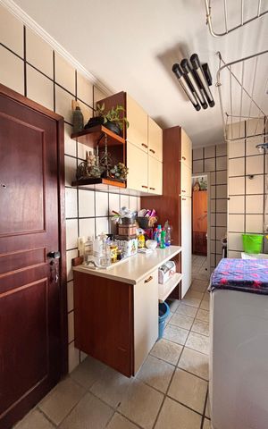 Apartamento à venda com 180m², 3 quartos e 2 vagas Apartamento à venda com 180m², 3 quartos e 2 vagasÁrea de Serviço
