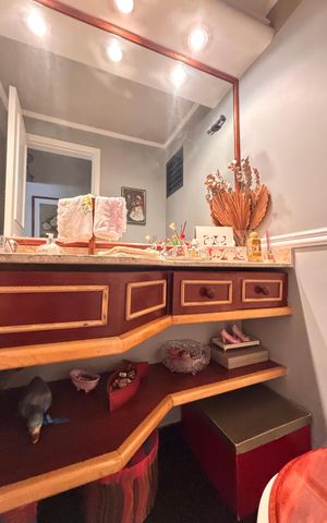 Apartamento à venda com 180m², 3 quartos e 2 vagas Apartamento à venda com 180m², 3 quartos e 2 vagasLavabo