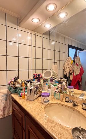 Apartamento à venda com 180m², 3 quartos e 2 vagas Apartamento à venda com 180m², 3 quartos e 2 vagasBanheiro da Suíte 3