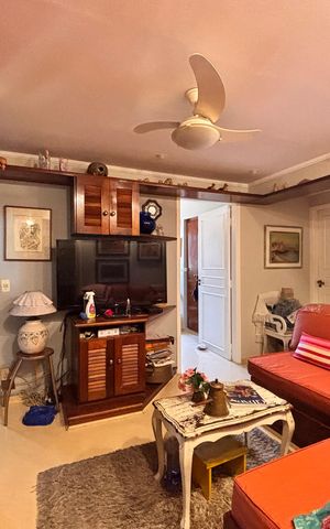 Apartamento à venda com 180m², 3 quartos e 2 vagas Apartamento à venda com 180m², 3 quartos e 2 vagasSala de tv