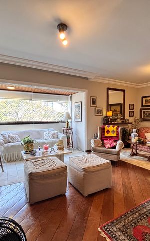 Apartamento à venda com 180m², 3 quartos e 2 vagas Apartamento à venda com 180m², 3 quartos e 2 vagasSala