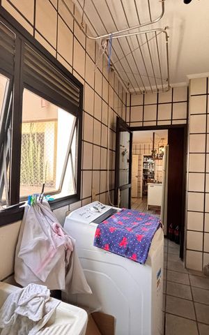 Apartamento à venda com 180m², 3 quartos e 2 vagas Apartamento à venda com 180m², 3 quartos e 2 vagasÁrea de Serviço