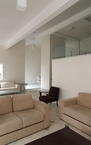 Casa para alugar com 420m², 4 quartos e 7 vagasSala 1