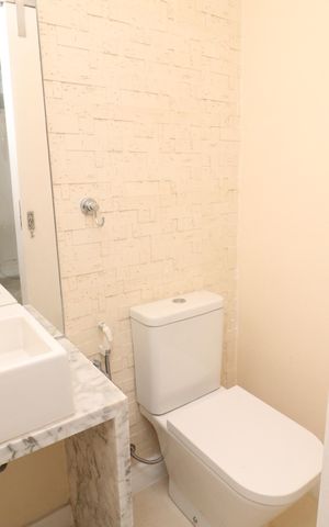 Casa para alugar com 420m², 4 quartos e 7 vagasLavabo