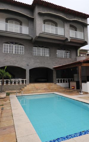 Casa para alugar com 420m², 4 quartos e 7 vagasÁrea externa