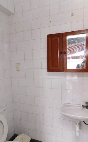 Casa para alugar com 420m², 4 quartos e 7 vagasBanheiro da Área externa