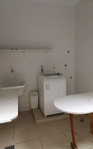 Casa para alugar com 420m², 4 quartos e 7 vagasLavanderia