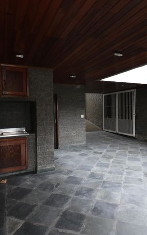 Casa para alugar com 420m², 4 quartos e 7 vagasGaragem