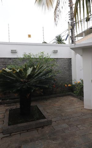 Casa para alugar com 420m², 4 quartos e 7 vagasQuintal