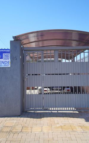Casa à venda com 55m², 2 quartos e 2 vagasFachada