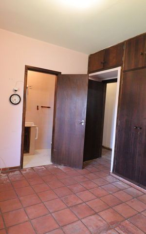 Casa à venda com 569m², 4 quartos e 2 vagasSuíte 1