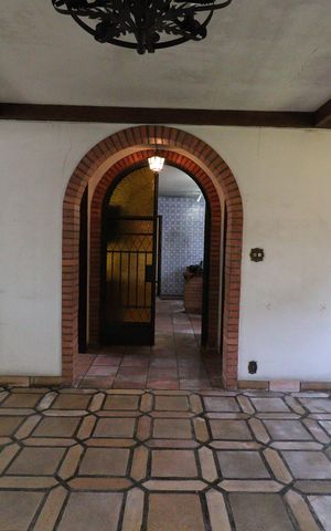 Casa à venda com 569m², 4 quartos e 2 vagasSala de visita