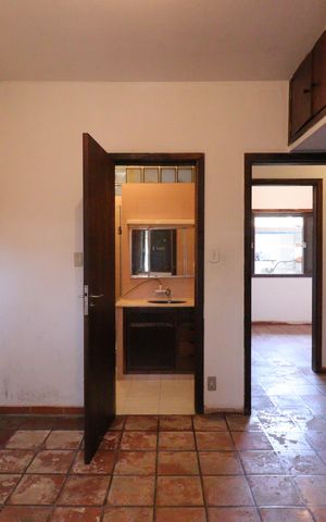 Casa à venda com 569m², 4 quartos e 2 vagasSuíte 2