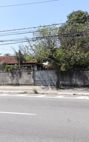 Casa à venda com 569m², 4 quartos e 2 vagasFachada