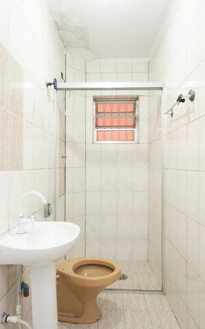 Casa para alugar com 80m², 2 quartos e sem vaga Casa para alugar com 80m², 2 quartos e sem vagaBanheiro 2