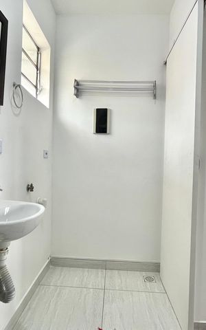 Studio para alugar com 40m², 1 quarto e sem vaga Studio para alugar com 40m², 1 quarto e sem vagaBanheiro