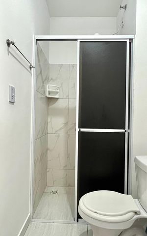 Studio para alugar com 40m², 1 quarto e sem vaga Studio para alugar com 40m², 1 quarto e sem vagaBanheiro