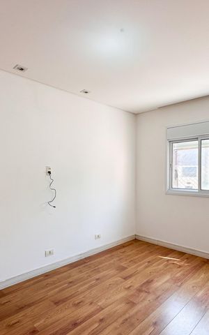Casa para alugar com 220m², 3 quartos e 3 vagas Casa para alugar com 220m², 3 quartos e 3 vagasSuíte