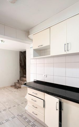 Casa para alugar com 220m², 3 quartos e 3 vagas Casa para alugar com 220m², 3 quartos e 3 vagasCozinha