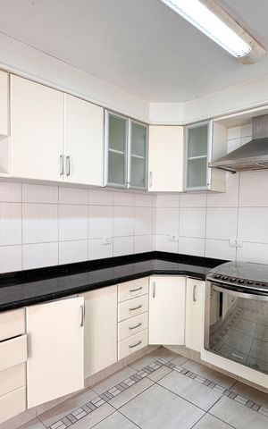 Casa para alugar com 220m², 3 quartos e 3 vagas Casa para alugar com 220m², 3 quartos e 3 vagasCozinha