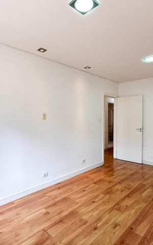 Casa para alugar com 220m², 3 quartos e 3 vagas Casa para alugar com 220m², 3 quartos e 3 vagasQuarto 1