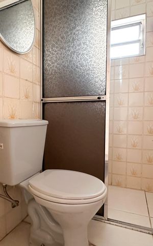 Casa para alugar com 220m², 3 quartos e 3 vagas Casa para alugar com 220m², 3 quartos e 3 vagasBanheiro de serviço