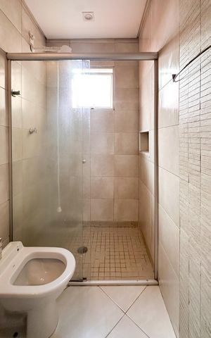 Casa para alugar com 220m², 3 quartos e 3 vagas Casa para alugar com 220m², 3 quartos e 3 vagasBanheiro da Suíte