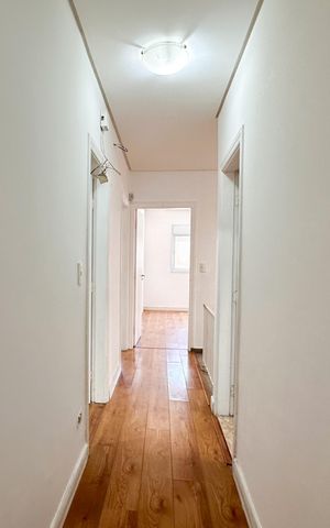Casa para alugar com 220m², 3 quartos e 3 vagas Casa para alugar com 220m², 3 quartos e 3 vagasAcesso aos Quartos