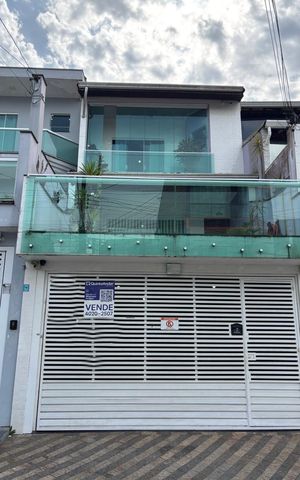 Casa à venda com 265m², 5 quartos e 4 vagasFachada 