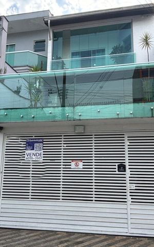Casa à venda com 265m², 5 quartos e 4 vagasFachada 