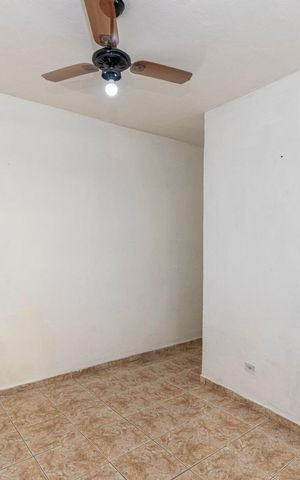 Casa à venda com 60m², 2 quartos e sem vaga Casa à venda com 60m², 2 quartos e sem vagaSala